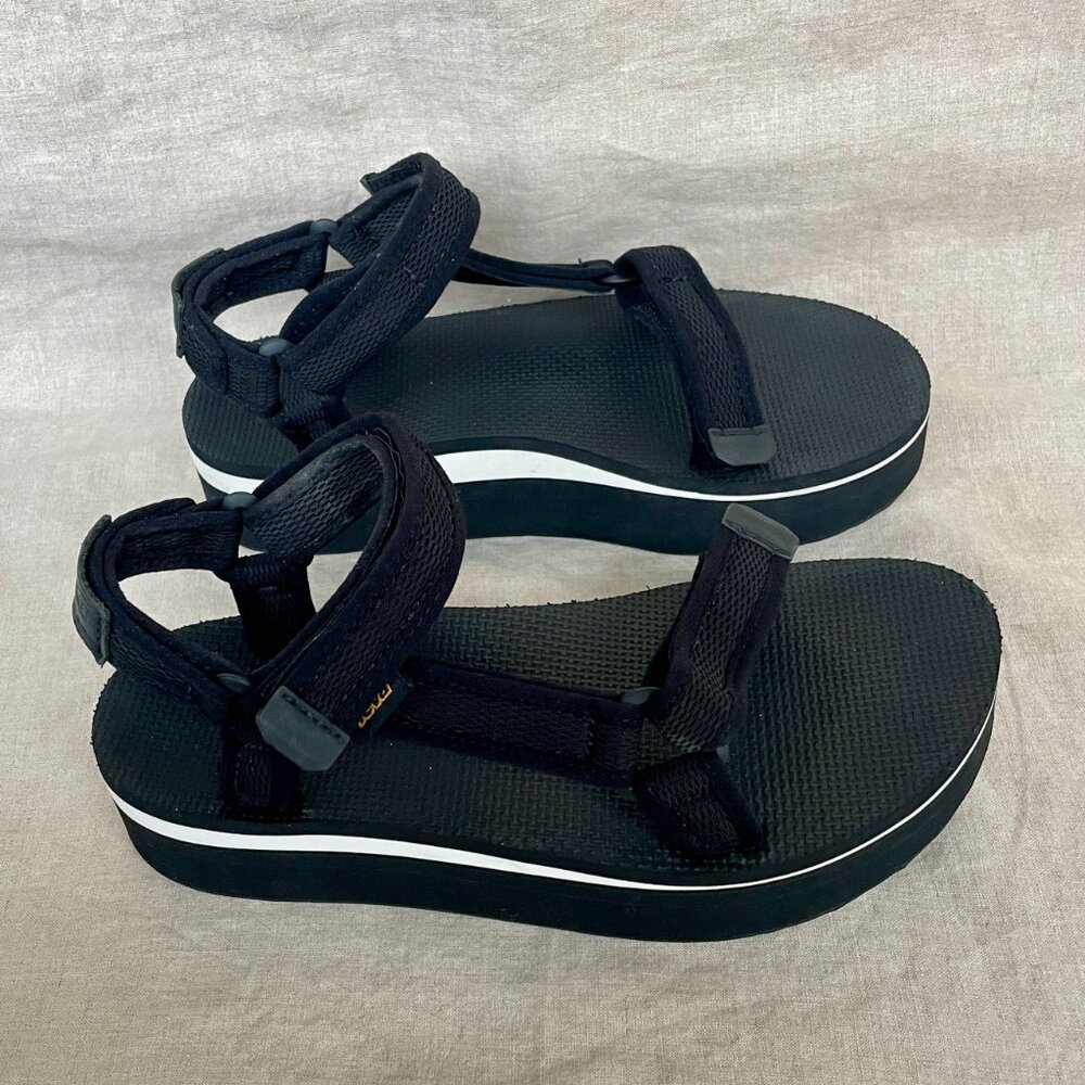 SOLD - Teva Women's “Flatform” Universal Mesh Sandals | Black | Size 8 - Picture 4 of 6